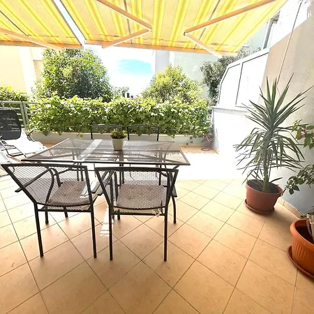 Apartment Summertime