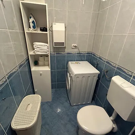 Summertime Apartment Split